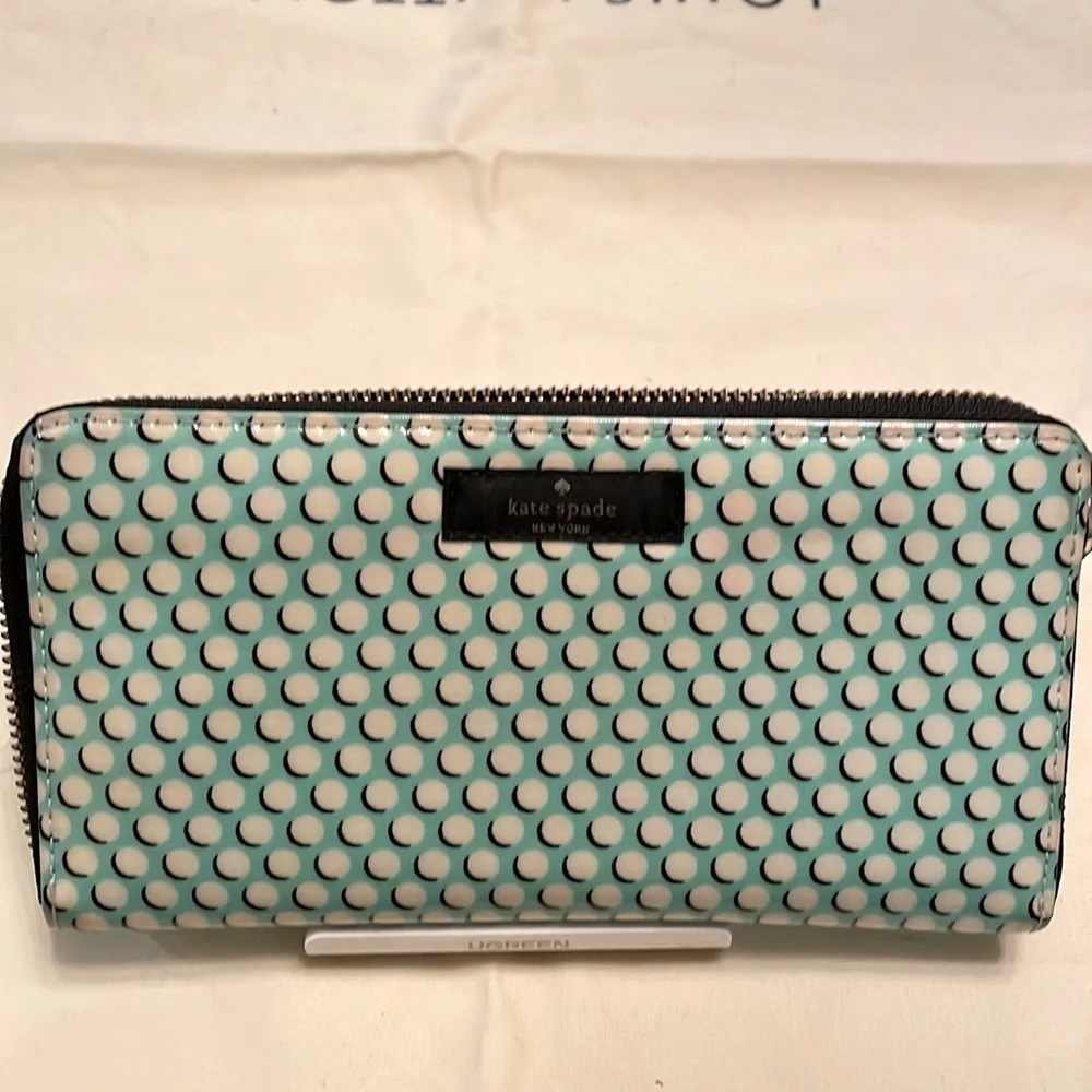 Kate Spade polka dot wallet - Picture 1 of 3